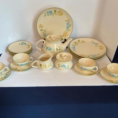Franciscan Earthen Ware Dish Set