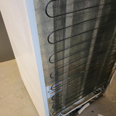 Whirlpool Refrigerator and Freezer (G-DW)
