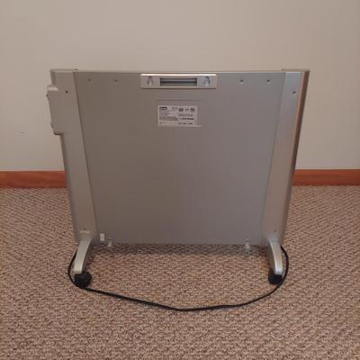 DeLonghi Space Heater and Cosco Step Stool (UR-BBL)