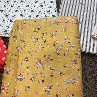Lot of 5 Different Sized Fabric Material Remnant Pieces
