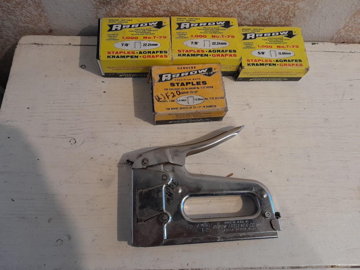 Tools - Arrow Fastner / Hand Stapler Model T-75 with boxes of staples ...