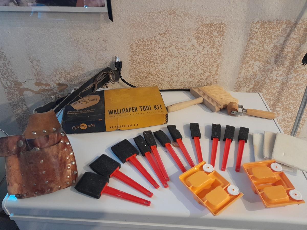 Tools Vintage wallpaper tool kit, Foam brushes, and leather tool
