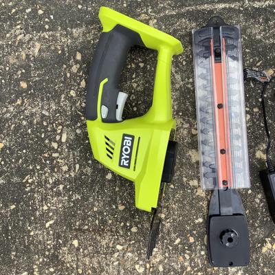 365 Like New RYOBI 18V Shear/Shrubber