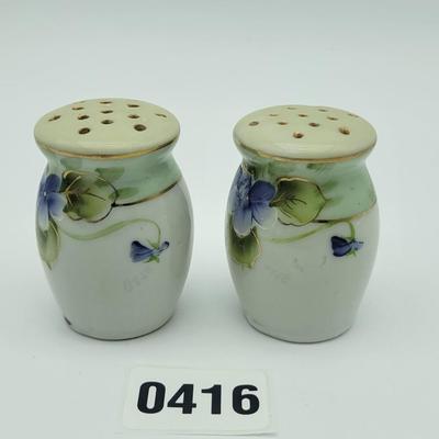 Vintage S & P Shaker Set