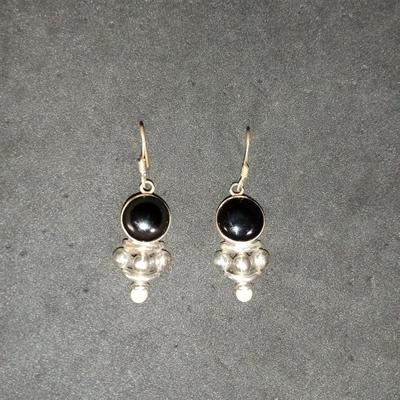 STERLING SILVER EARRINGS WITH BLACK ONYX STONES