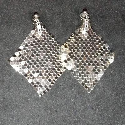 METAL MESH AND 2 OTHER PAIRS OF FASHION EARRINGS