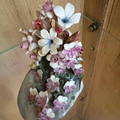 Capodimonte flowers chipped broken