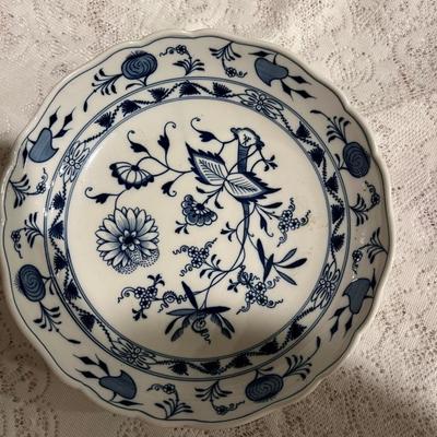 Serving platter and large bowl Meissen Blue Onion Pattern Crossed Swords