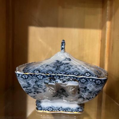 Chatsworth covered vegetable bowl