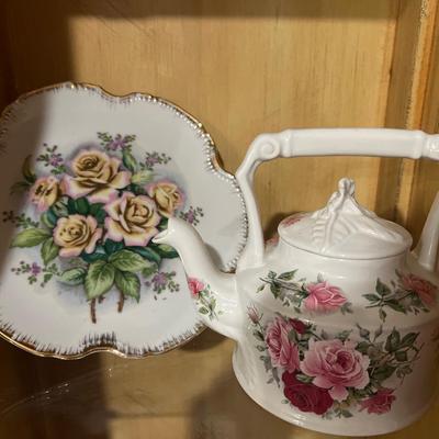 Tea pot and dessert platter