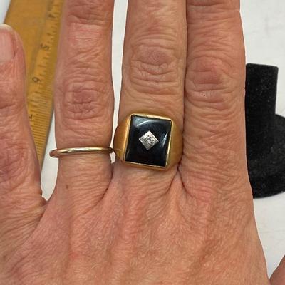 Vintage Men's 10k Yellow Gold & Onyx Ring with Diamond
