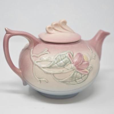 Hull Art Teapot Magnolia