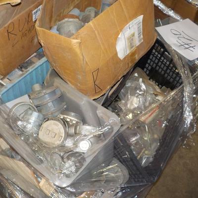 Conduit fittings both cast and emt connectors mixed count 2000.
