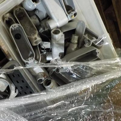 \Mega size covers, hardware connectors, conduit elbows count 2000.