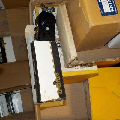 Recepticals, plugs, duplex, single phase and 3 phase plugs, Count 2000.