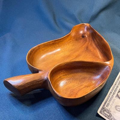 JUST BEAUTIFUL MONKEY POD WOOD SERVING BOWL 