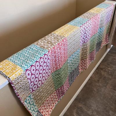 BOHO STYLE 4â€™ x 5â€™ QUILT MACHINE SEWN WALL HANGING