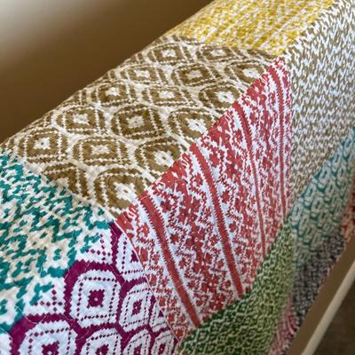 BOHO STYLE 4â€™ x 5â€™ QUILT MACHINE SEWN WALL HANGING