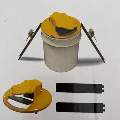 NEW IN BOX MOUSE TRAP KIT FITS ANY 5 GAL. BUCKET