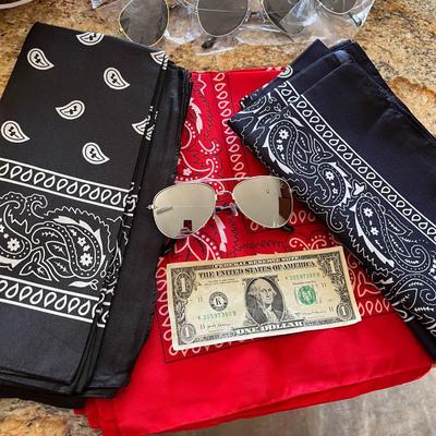 KIDS PARTY COWBOY COSTUME PIECES: HATS, GLASSES, BANDANAS