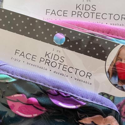 KIDS FACE MASKS 11 COUNT NEW IN PACKAGE