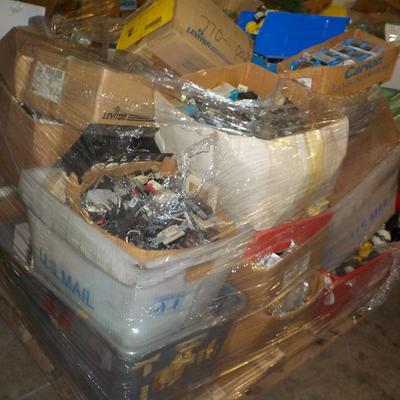 Heavy duty plus and outlets all phases, count 2500