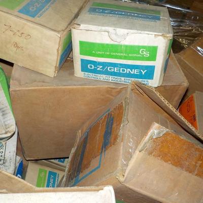 Pallet of liquid tite conduit fittings all size. count 3200.