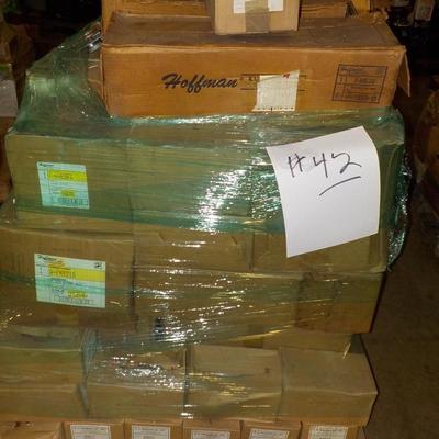 Hoffman, Kellerher, floor stand kits for panels. 100 items.