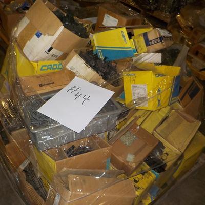 Pallet of conduit hangers, count of 4000.