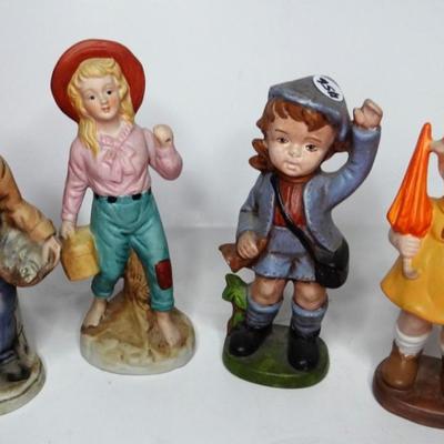 2 Sets of Large Figurine