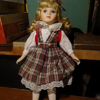 COLLECTIBLE PORCELAIN DOLLS