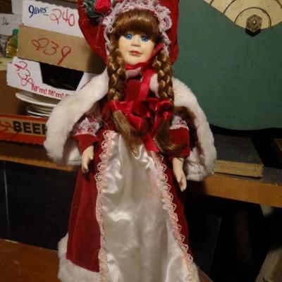 COLLECTIBLE PORCELAIN DOLLS