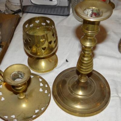 VARIOUS BRASS PIECES
