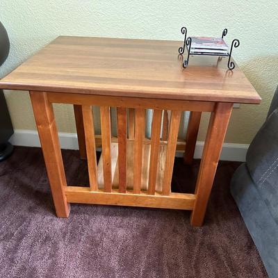 BEAUTIFUL MISSION STYLE END TABLE AND COASTERS