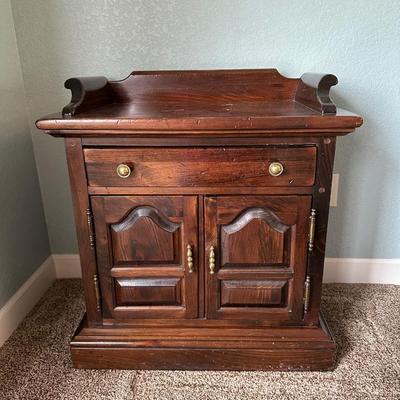 ETHAN ALLEN NIGHT STAND AND TABLE LAMP