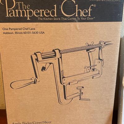PAMPERED CHEF ~ Apple Peeler ~ New In Box