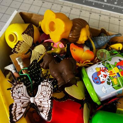 Tray of Misc. Toys; Animals, Blocks, Dinosaurs 