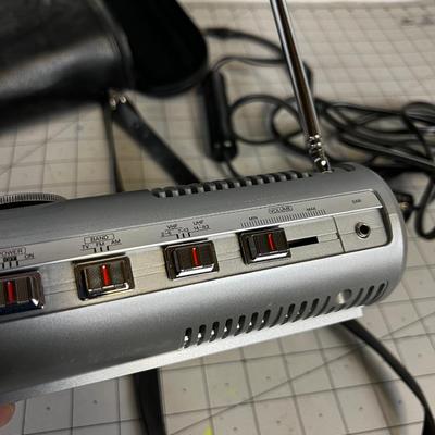 BINOC Transistor Radio AM/FM  and TV  with Rechargeable Batterie and DC Cord 