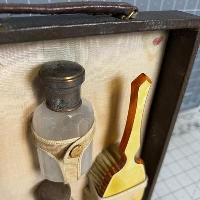 Antique Grooming Kit 