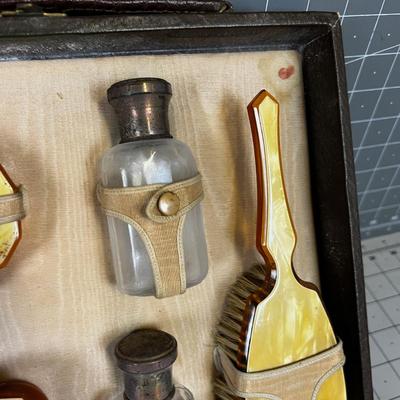 Antique Grooming Kit 