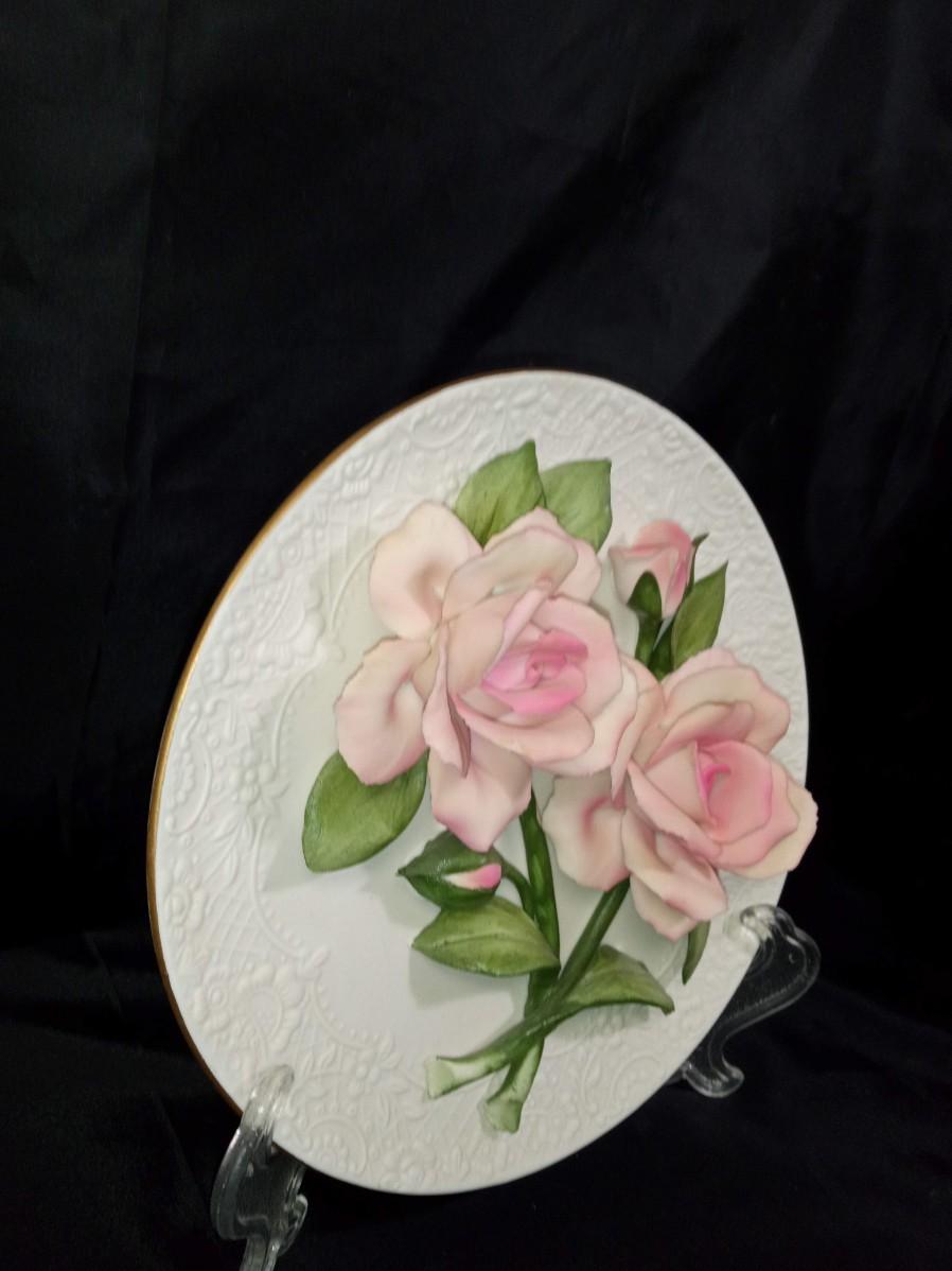 CAPODIMONTE SHEER BLISS ROSES PLATE | EstateSales.org