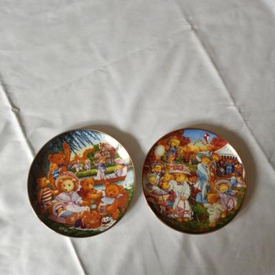 FIVE FRANKLIN MINT LIMITED EDITIONS TEDDY BEAR COLLECTOR PLATES