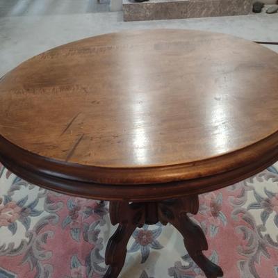 Vintage Solid Wood Walnut Eastlake Design Round Accent Table