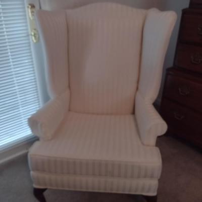Traditional Queen Ann Design Wing Back Chair