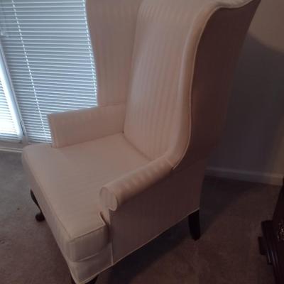 Traditional Queen Ann Design Wing Back Chair