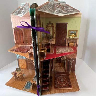 The Metropolitan Museum of Art Pop-Up Doll House Book