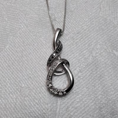 Black/White Diamonds Set In A Unique Pendant 925 17" Necklace