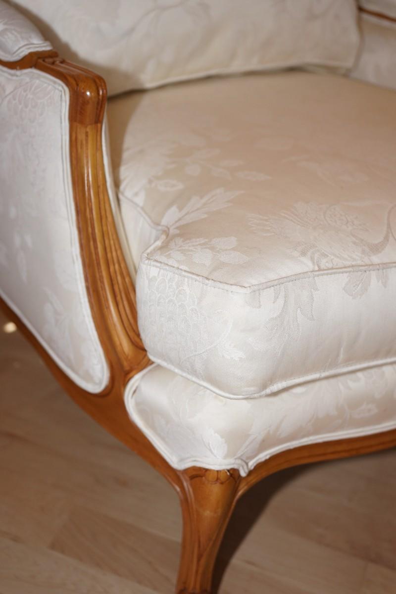 ETHAN ALLEN LOUISV STYLE SIDE CHAIRS ( PAIR) OF WHITE DAMASK STYLE