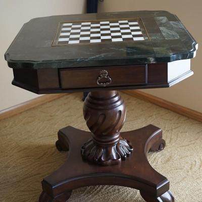 EMPIRE STYLE CHESS TABLE W/INLAY ONYX CHESS BOARD / CARVED BASE