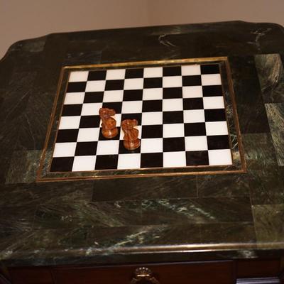 EMPIRE STYLE CHESS TABLE W/INLAY ONYX CHESS BOARD / CARVED BASE